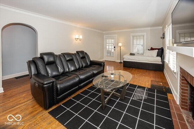 Building Photo - 6140 Winthrop Ave