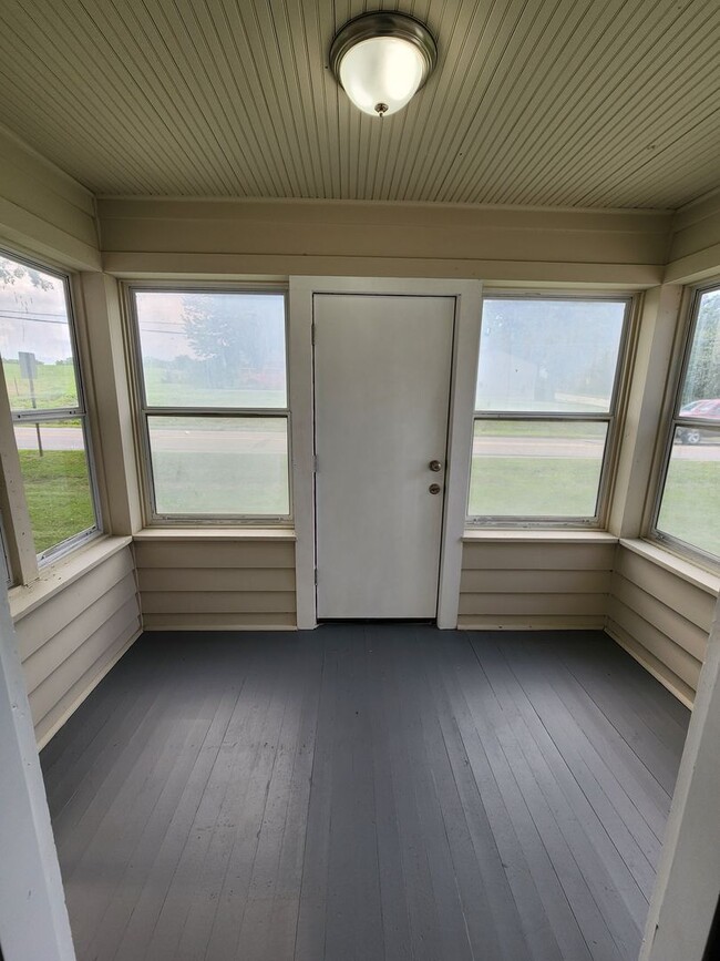 Building Photo - 3 Bedroom 1 Bath Home