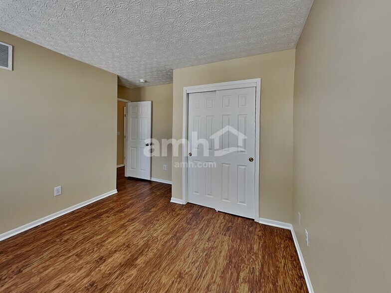 Building Photo - 2480 Bloxom St