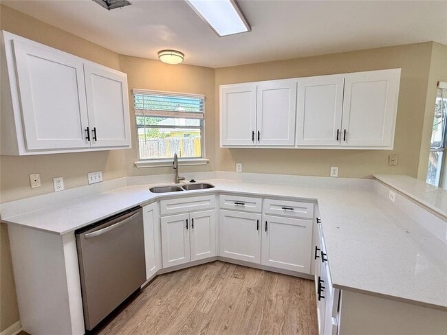 Building Photo - 170 Riley Cove