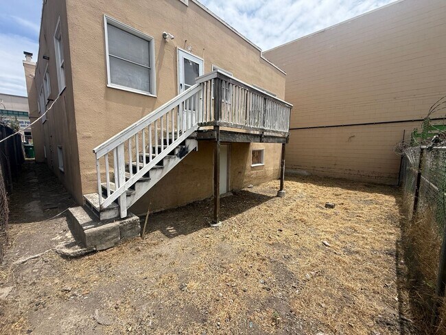 Building Photo - 261 22nd St