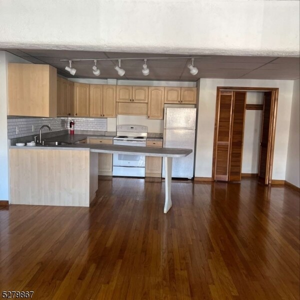 Building Photo - 351 Springfield Ave