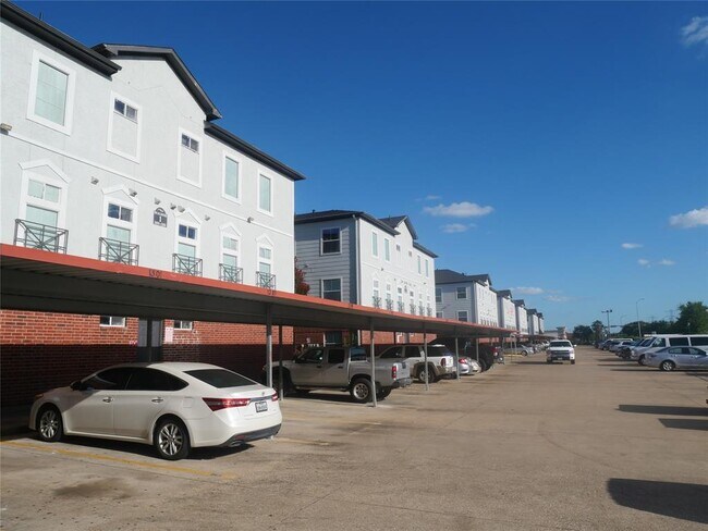 Building Photo - 6289 Wilcrest Dr