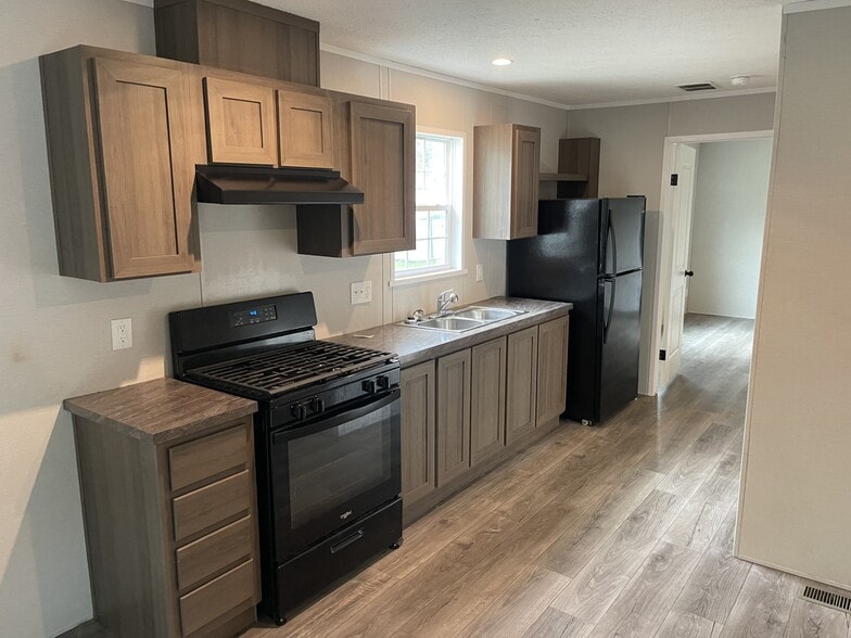 Building Photo - 47 Claremont St