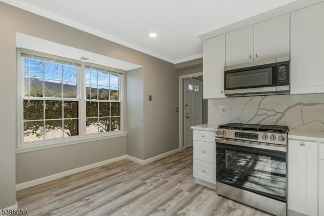 Building Photo - 604 Brokaw Ct