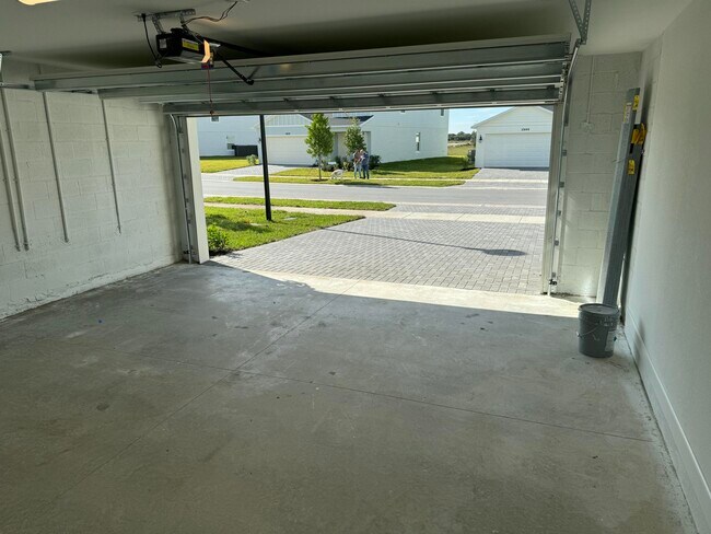 Building Photo - 10445 NW Suncrest Lp