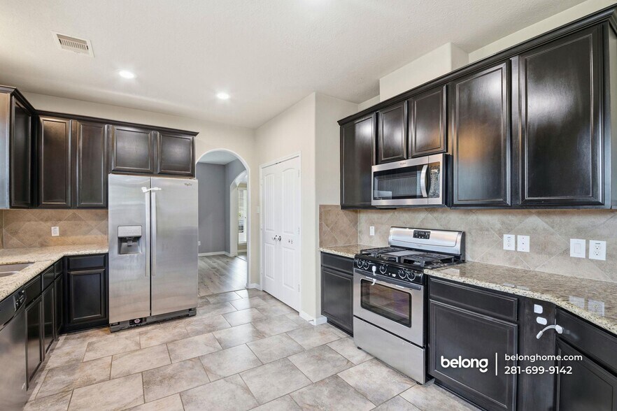 Building Photo - 20702 Sommerset Branch Ct