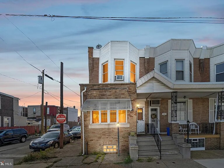 Building Photo - 2842 Cedar St