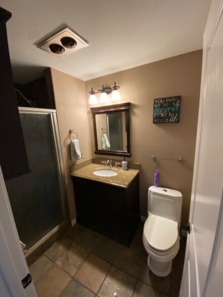 Building Photo - 1332 S Loves Ct