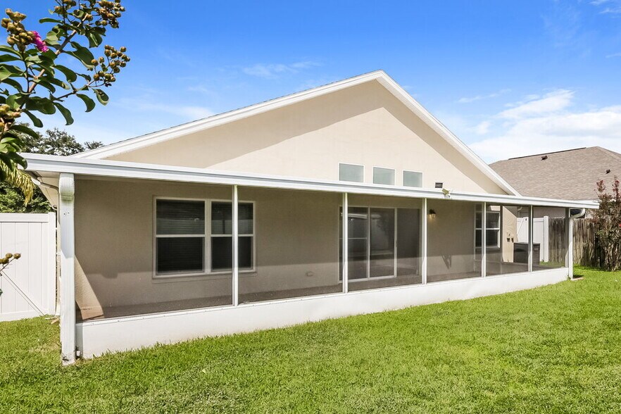 Building Photo - 34406 Smart Dr