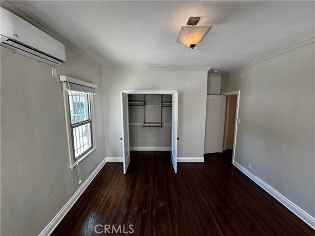 Building Photo - 336 N Stanley Ave