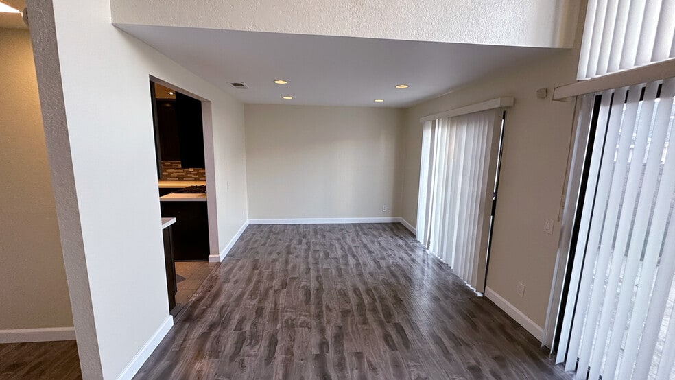 Building Photo - 23215 Kimmore Ter
