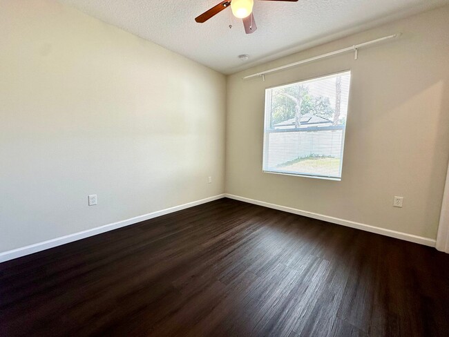 Building Photo - Live smart & stylish in this modern 3BR Eu...