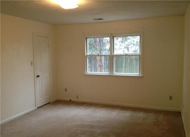 Building Photo - LOVELY 3 BEDROOM RANCH STYLE HOME IN CEDAR...