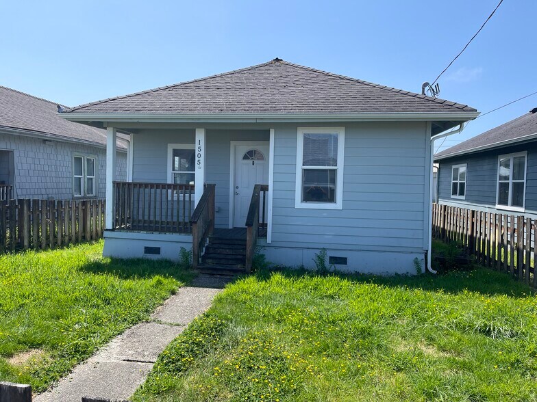 Primary Photo - 1505 Bay Ave