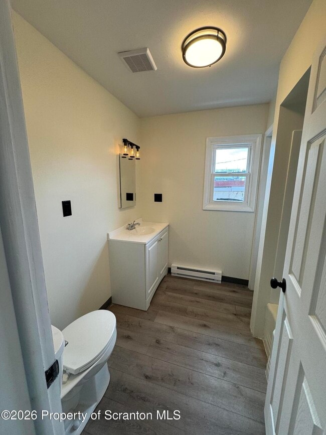 Building Photo - 615 3rd St