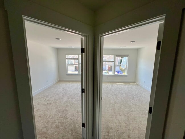 Building Photo - 1242 Cherry Orch Rd