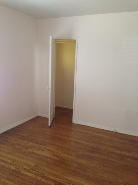 Building Photo - 615 N Coronado St