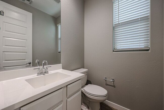 Building Photo - MOVE IN SPECIALS!! Recently Built Home in ...