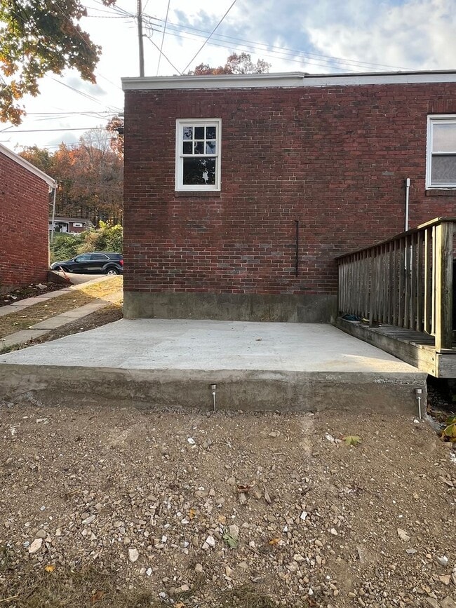 Building Photo - Newly Updated 3 bedroom Mount Penn Home with garage