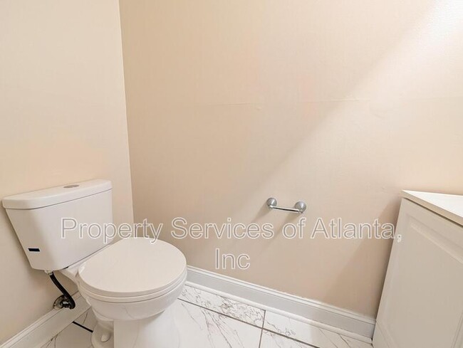 Building Photo - 525 Cedar Wood Ct SW