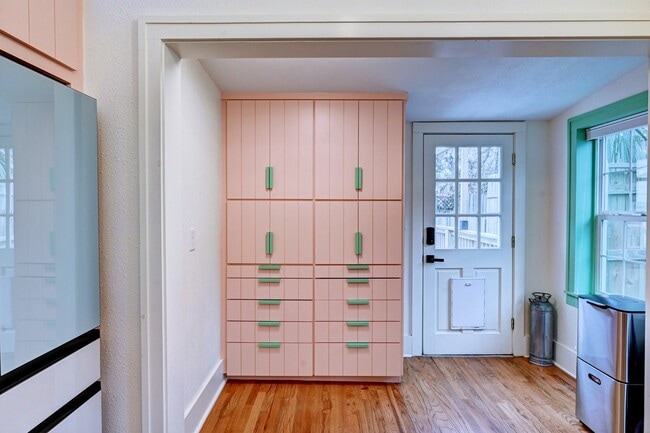 Building Photo - 3715 Avenue S 1/2