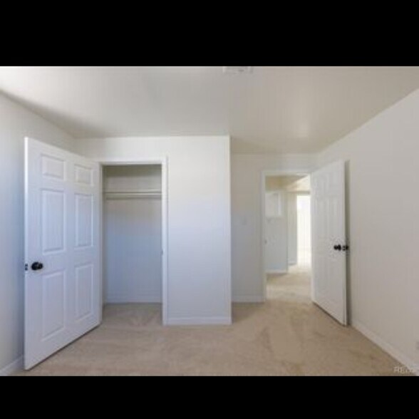 Building Photo - 10454 Grant Dr