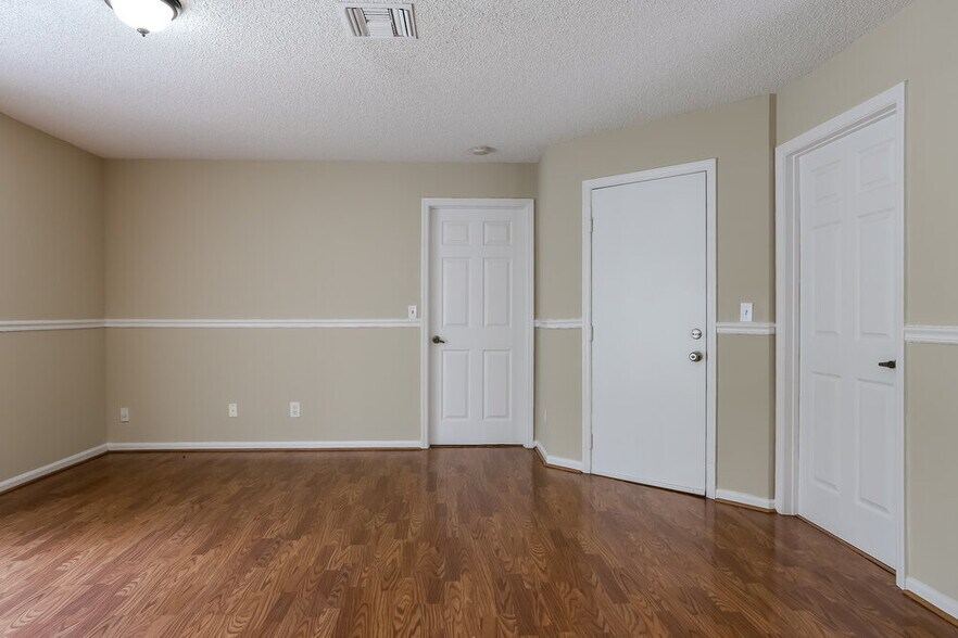 Building Photo - 5477 NW 44th Way