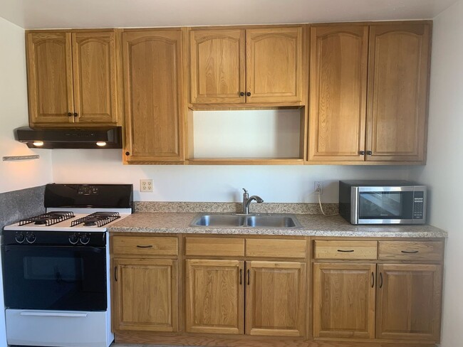 Building Photo - Vacaville Apartment Available Now!