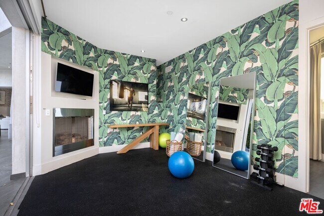 Building Photo - 2666 Hutton Dr