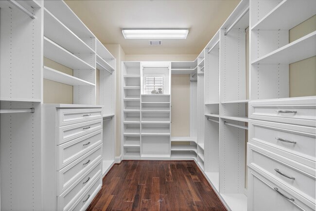 Building Photo - 2924 Leeland St