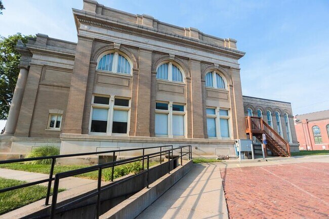 Building Photo - Carnegie