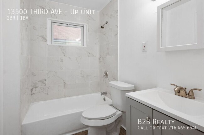 Building Photo - 13500 THIRD AVE-Up unit