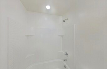 Building Photo - Ready Now!