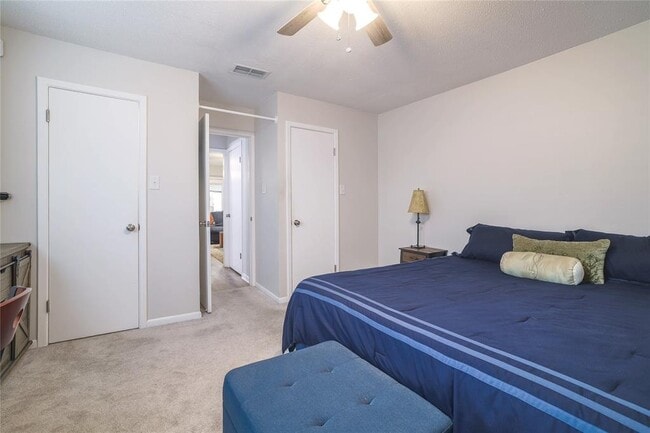 Building Photo - 7406 Shadow Hill Dr