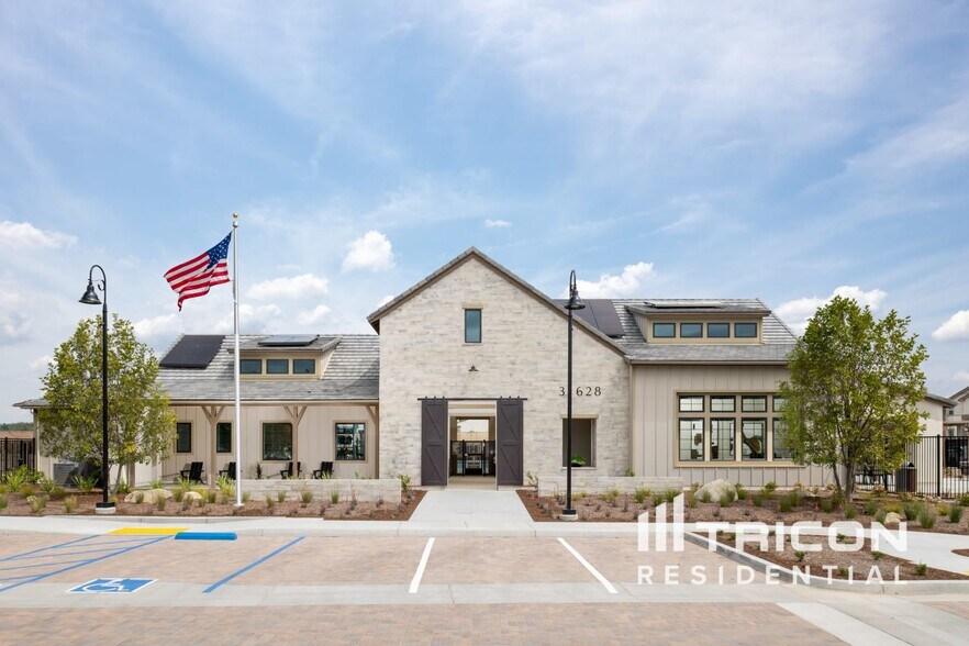 Building Photo - 31717 Luther Dr