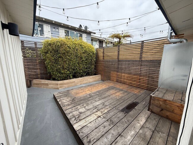 Building Photo - La Jolla Mesa Drive 1 Bed/1 Bath