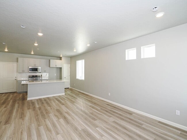 Building Photo - Saratoga Springs Twin Home