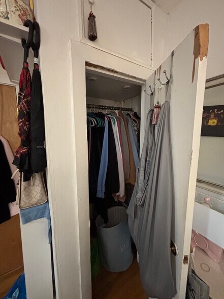 Building Photo - 43 Irving St