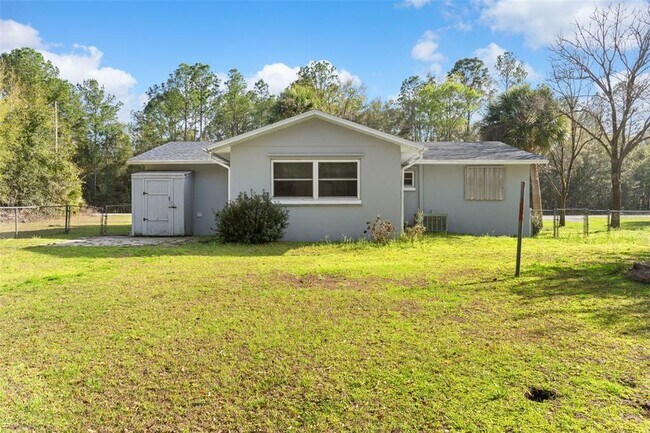 Building Photo - 20639 SW Rainbow Lakes Blvd