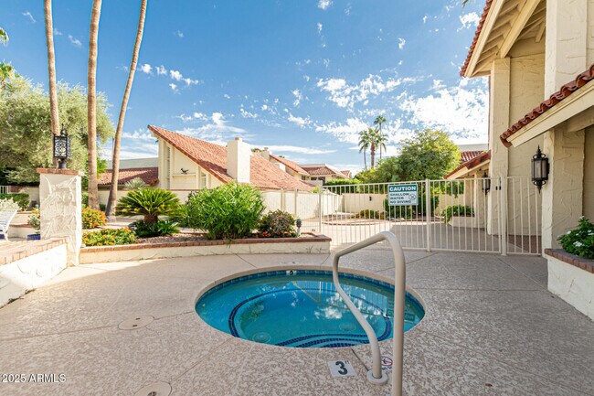 Building Photo - 5531 N 71st Pl