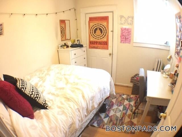 Building Photo - 318 St Paul St