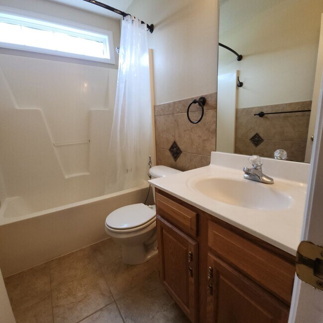 Building Photo - APPLICATIONS PENDING-One Level House with ...