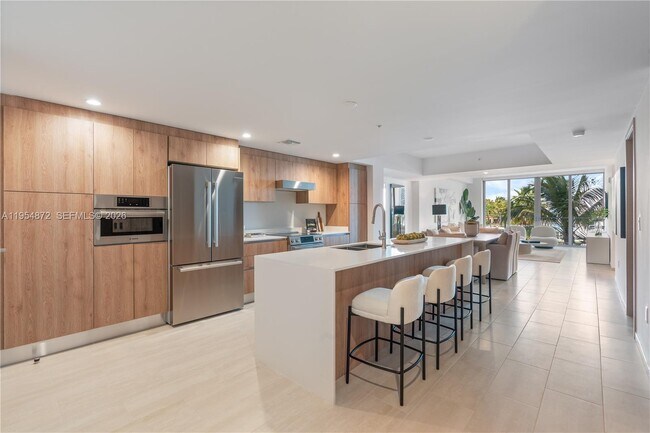 Building Photo - 10281 W Bay Harbor Dr