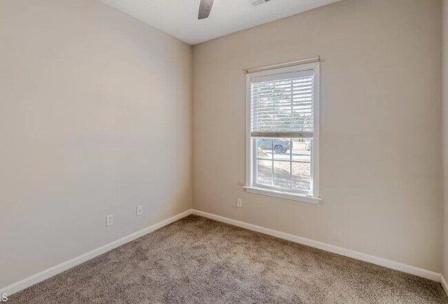 Building Photo - "Charming 3-Bedroom Rental in the highly amentized Mallory Creek Community"