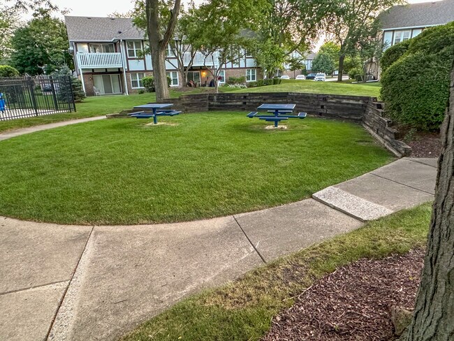 Building Photo - 174 Hemingway Ct
