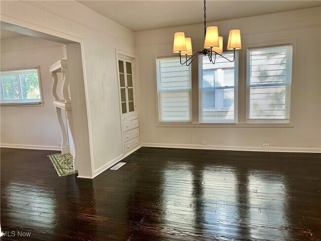 Building Photo - 1855 W 65th St