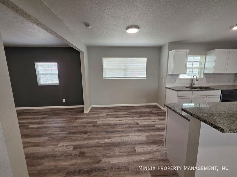Building Photo - 4603 Mercedes Dr