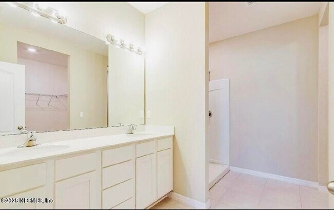 Building Photo - 87 Fellbrook Dr