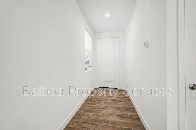 Building Photo - 5532 S Dillon Cir